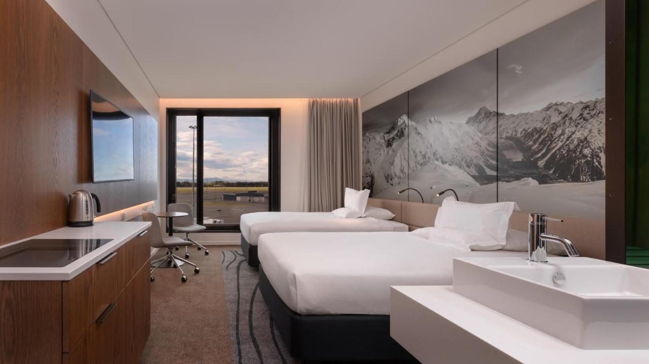 Novotel Christchurch Airport Exterior foto